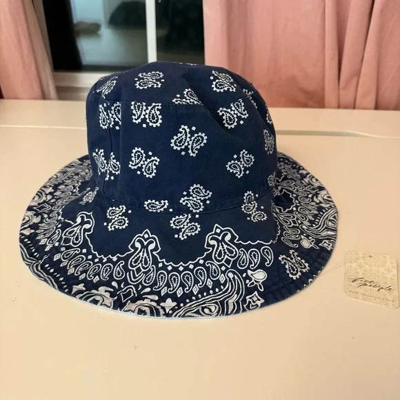 Free People Blue Bandana Bucket Hat NWT - Picture 2 of 5